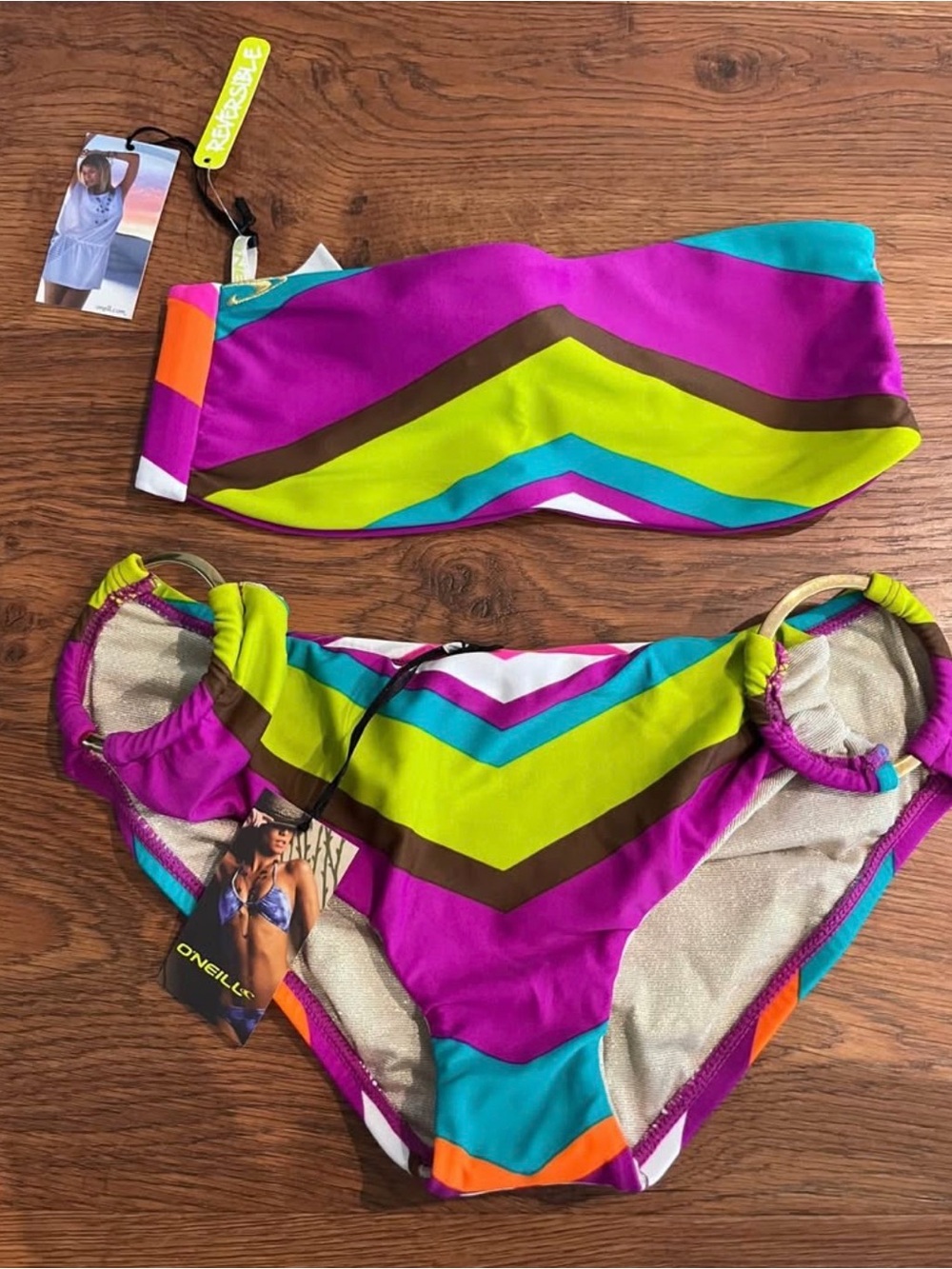 New O'Neill Rings Retro Swimsuit Bikini Set Size S
Reversible top